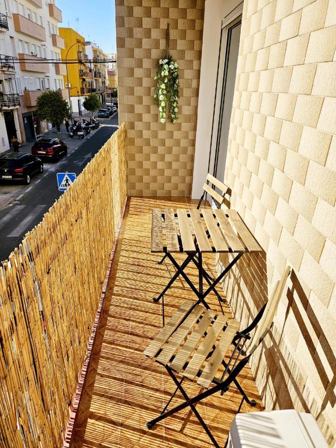 Apartamento Familiar En Triana إشبيلية المظهر الخارجي الصورة